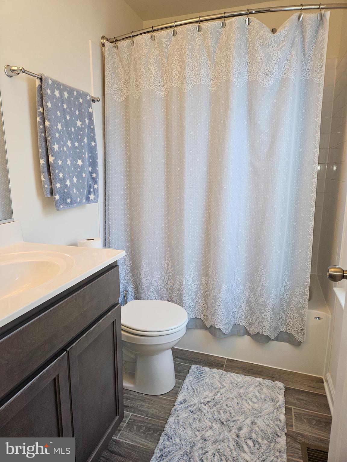 MEADE'S CROSSING - Residential