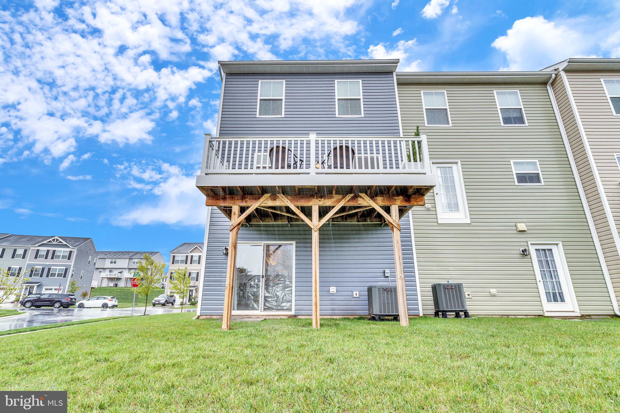 MEADE'S CROSSING - Residential