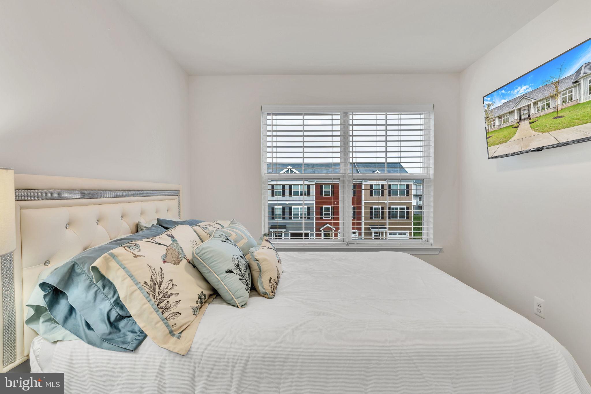 MEADE'S CROSSING - Residential