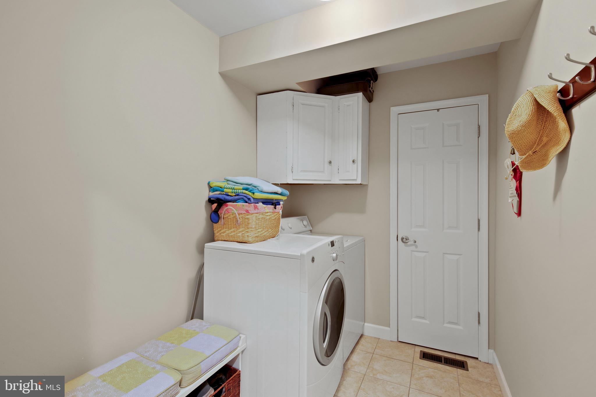 GOLF CLUB SHORES III - Residential