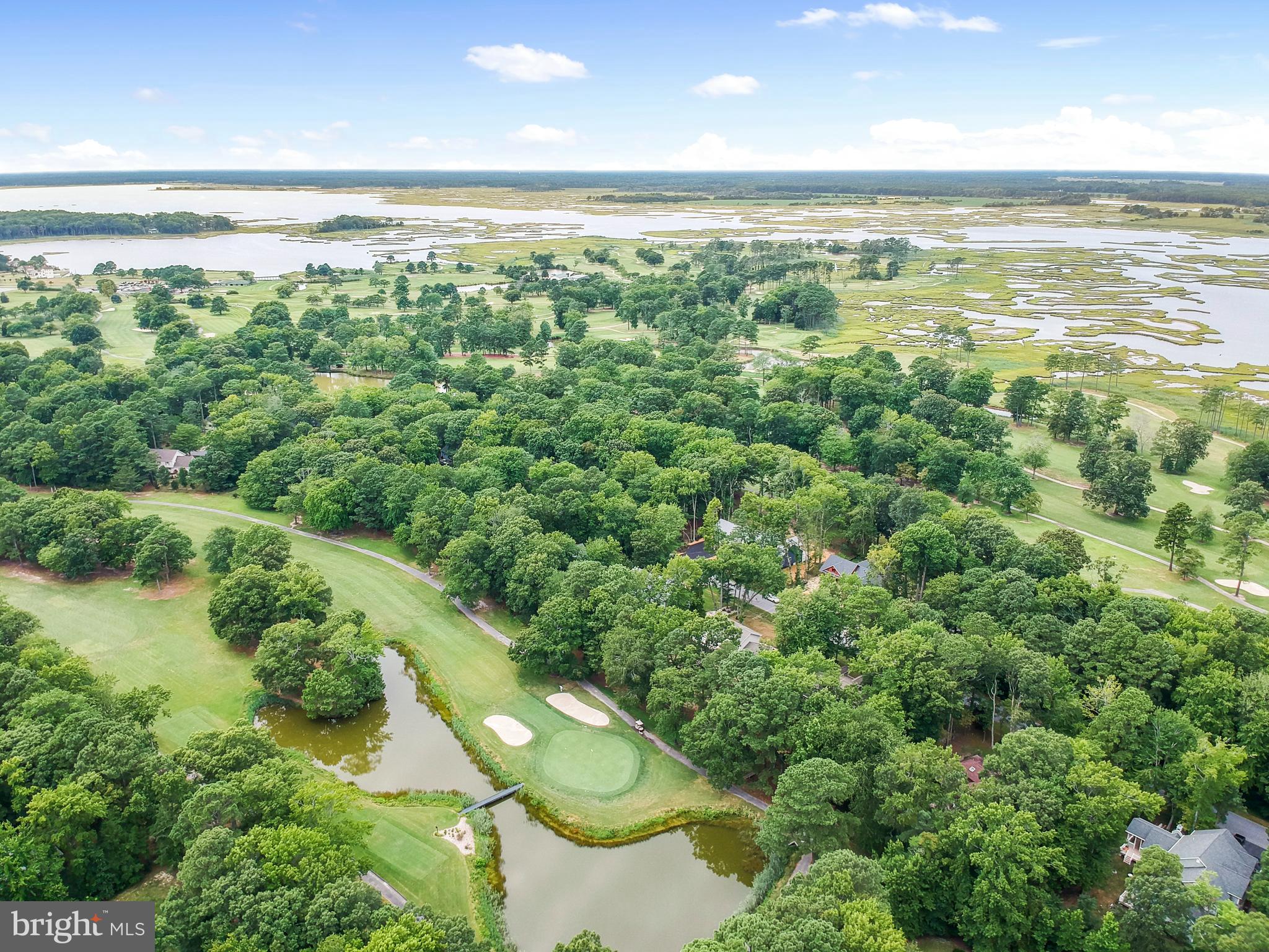 GOLF CLUB SHORES III - Residential