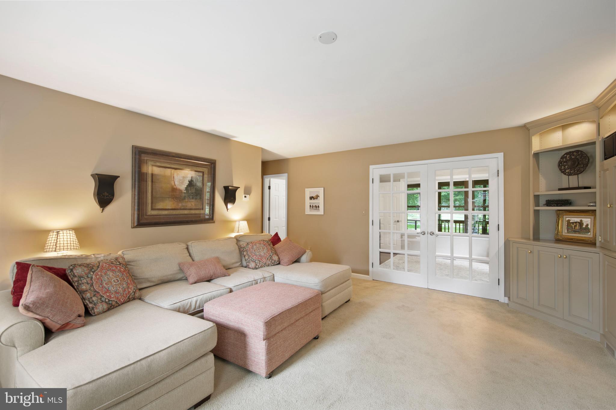 GOLF CLUB SHORES III - Residential