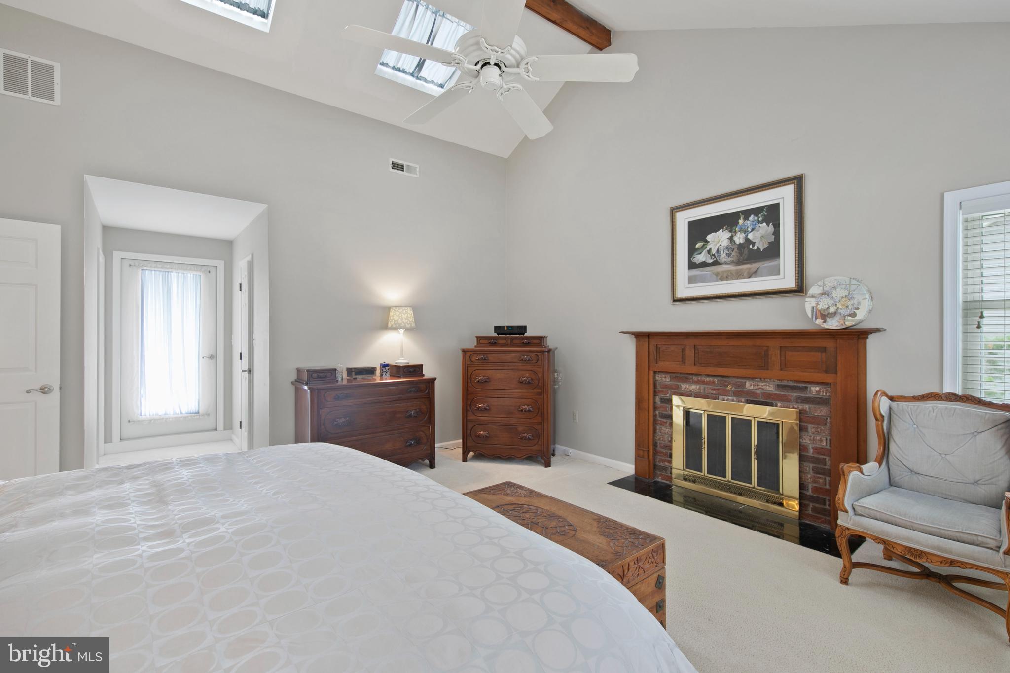 GOLF CLUB SHORES III - Residential