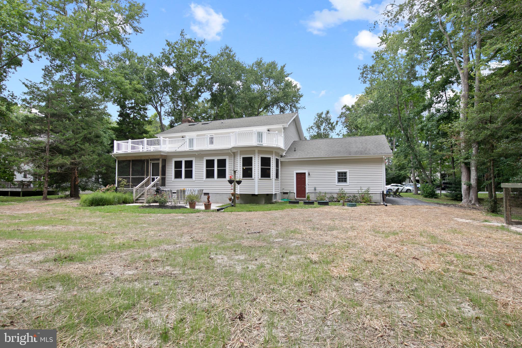 GOLF CLUB SHORES III - Residential