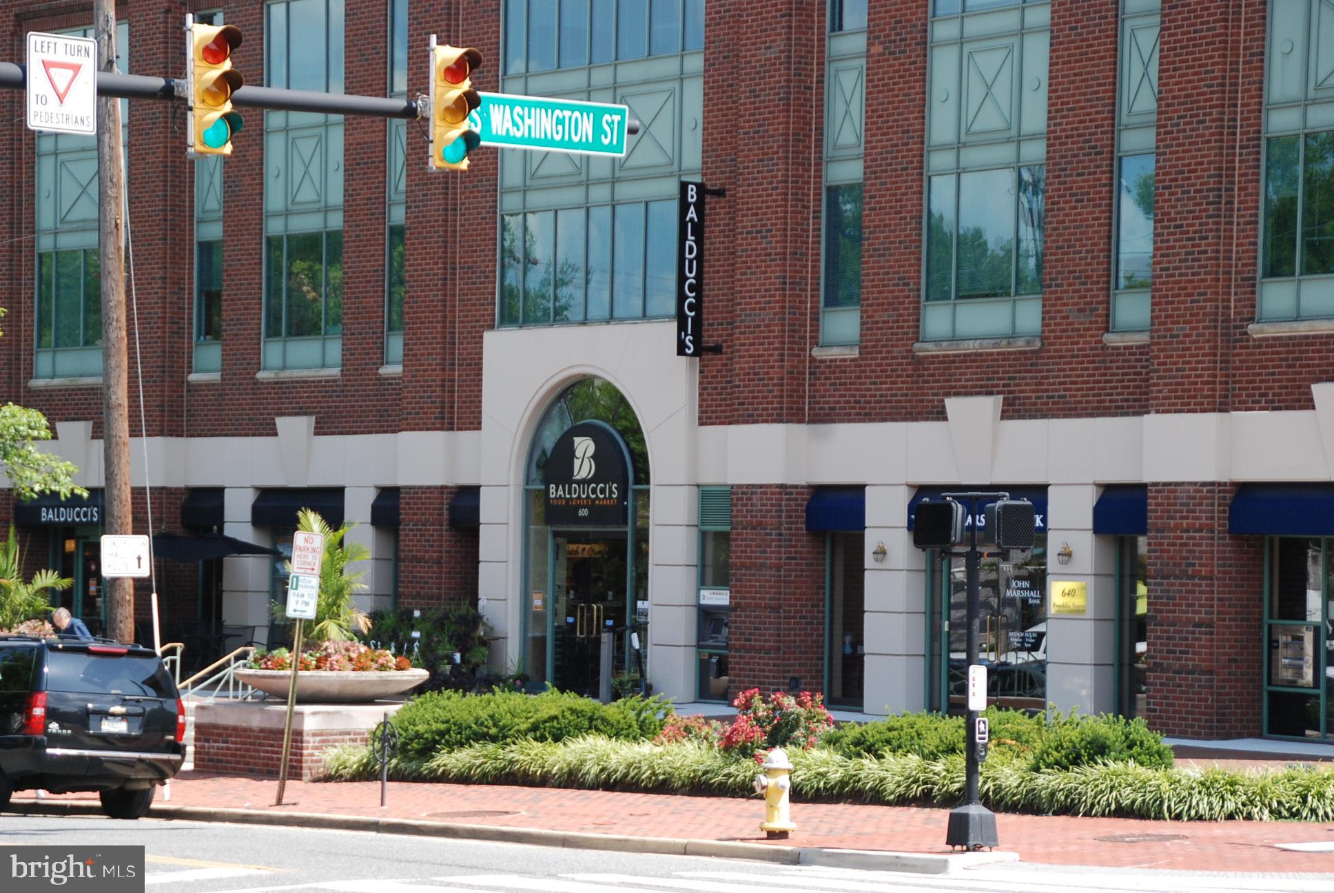 WASHINGTON SQUARE - Residential Lease