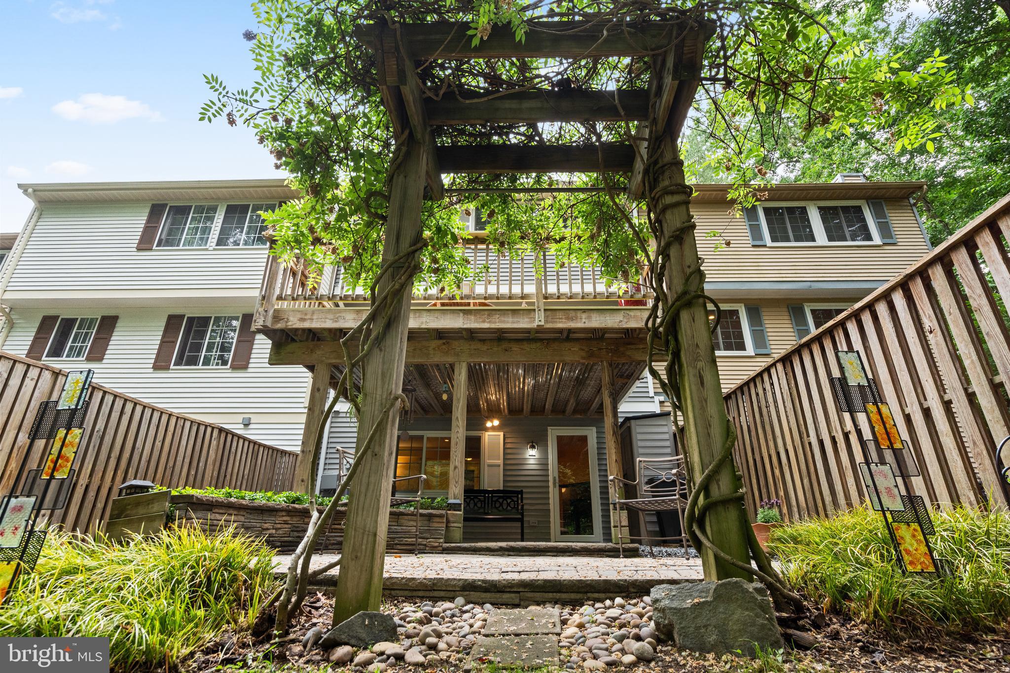 RESTON - Residential