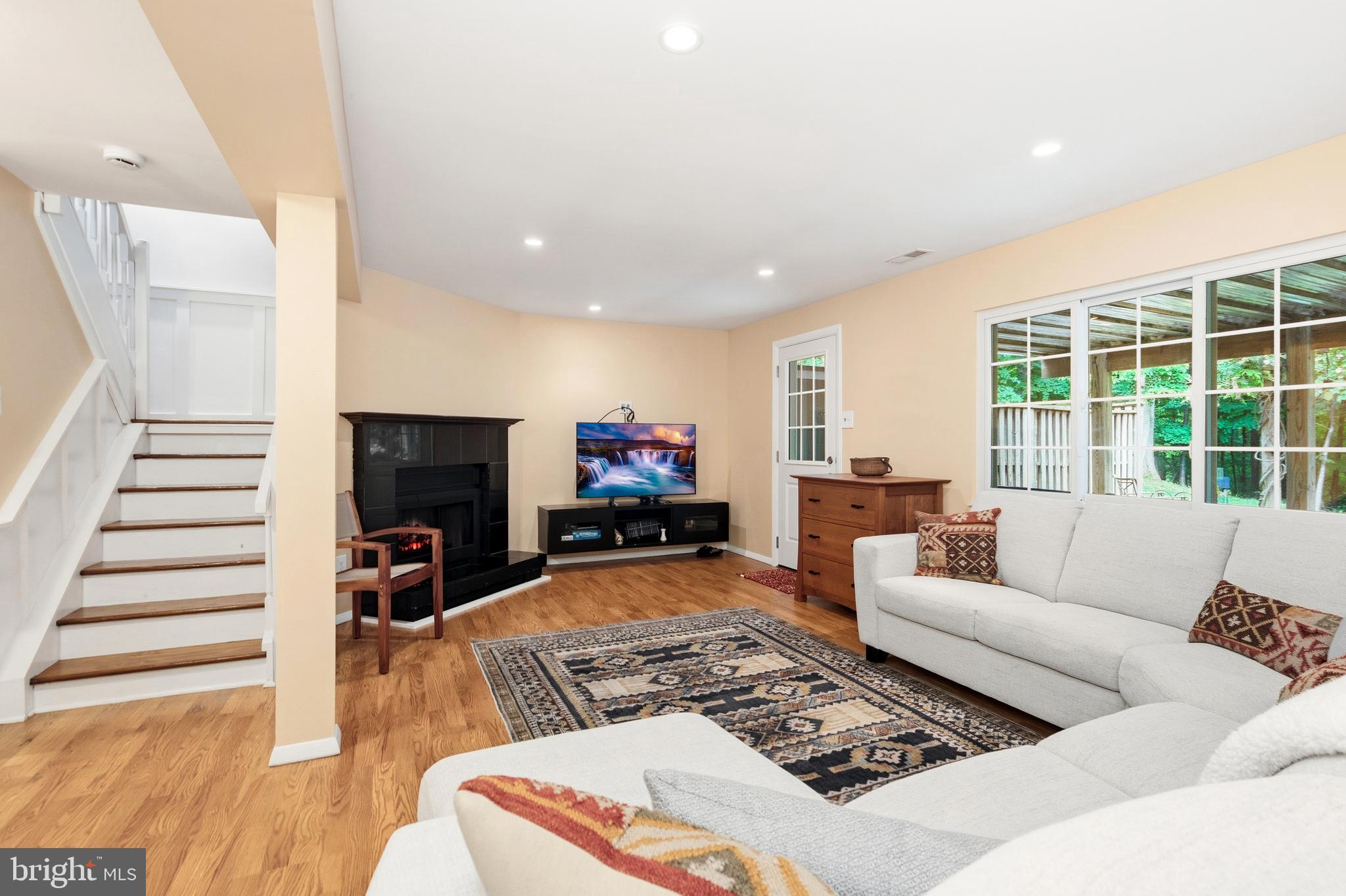 RESTON - Residential