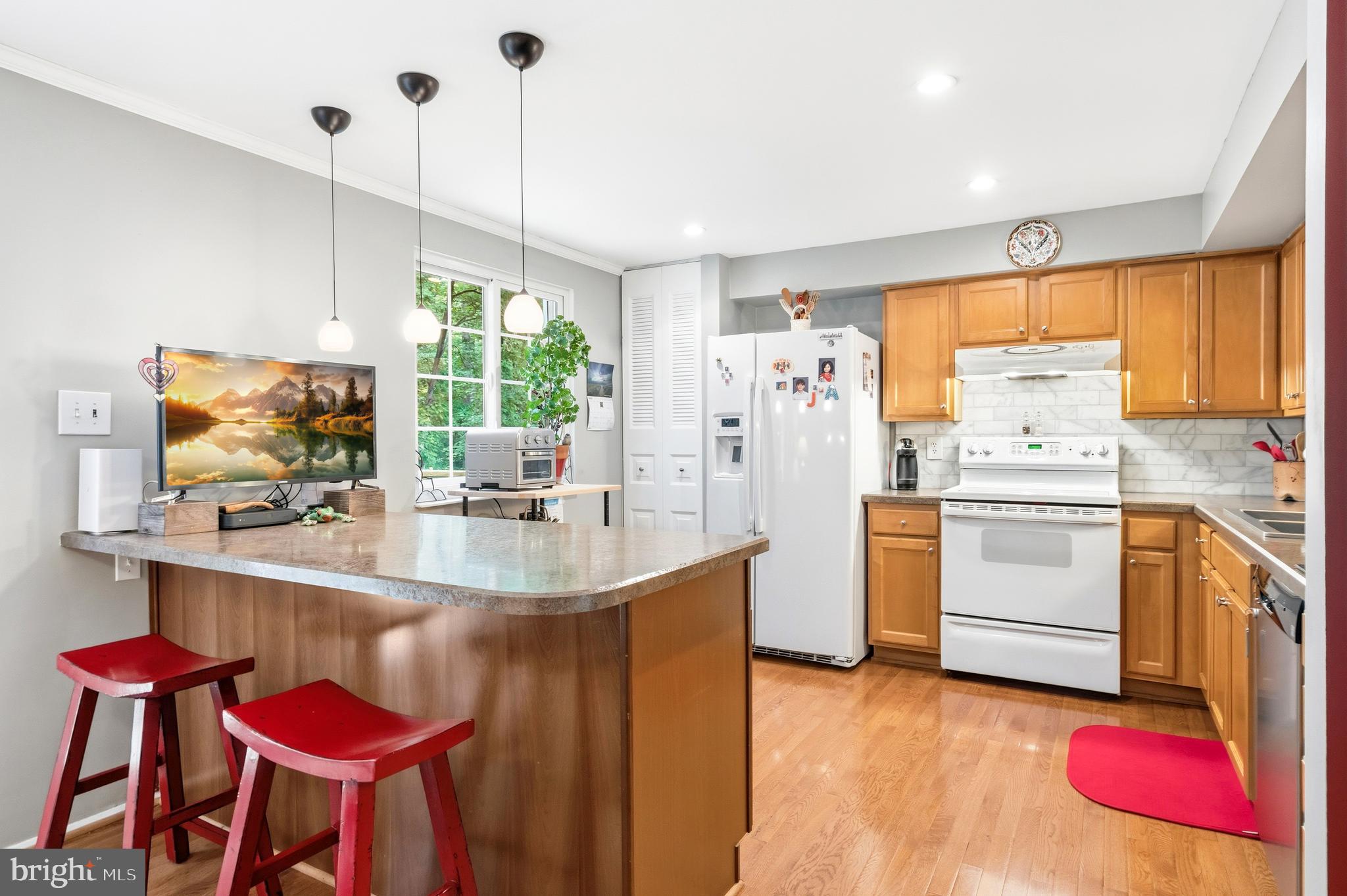 RESTON - Residential