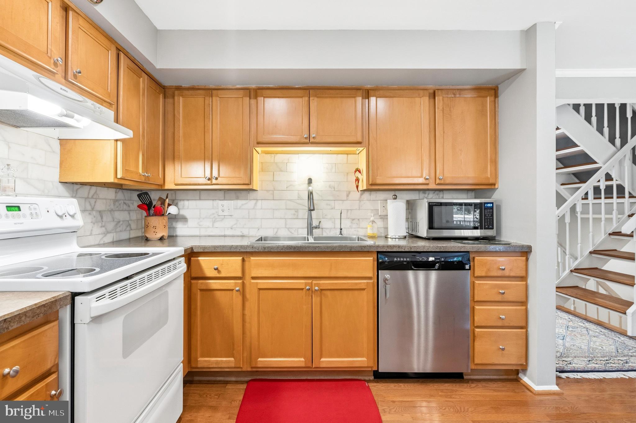 RESTON - Residential