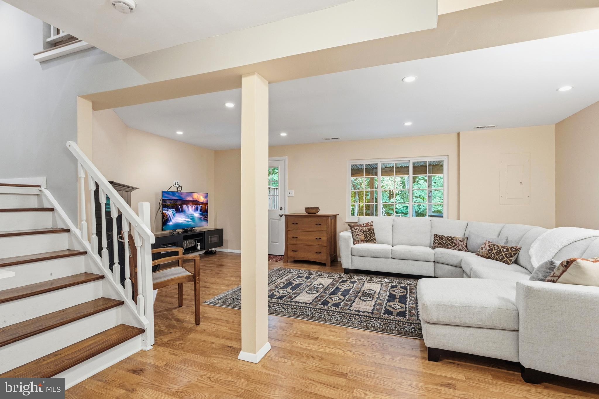 RESTON - Residential