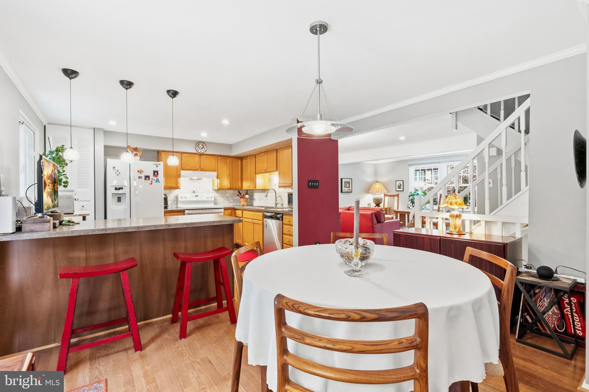 RESTON - Residential