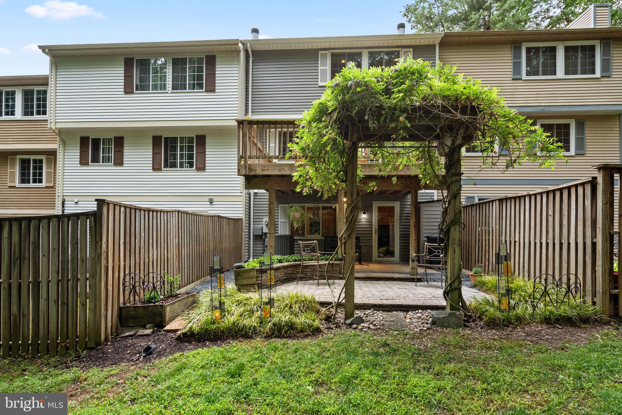 RESTON - Residential