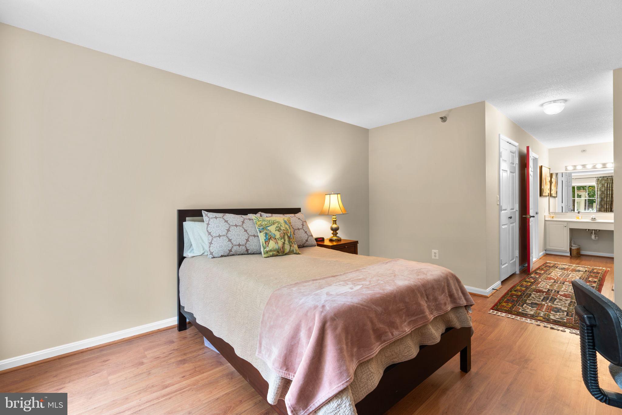 LEISURE WORLD - Residential