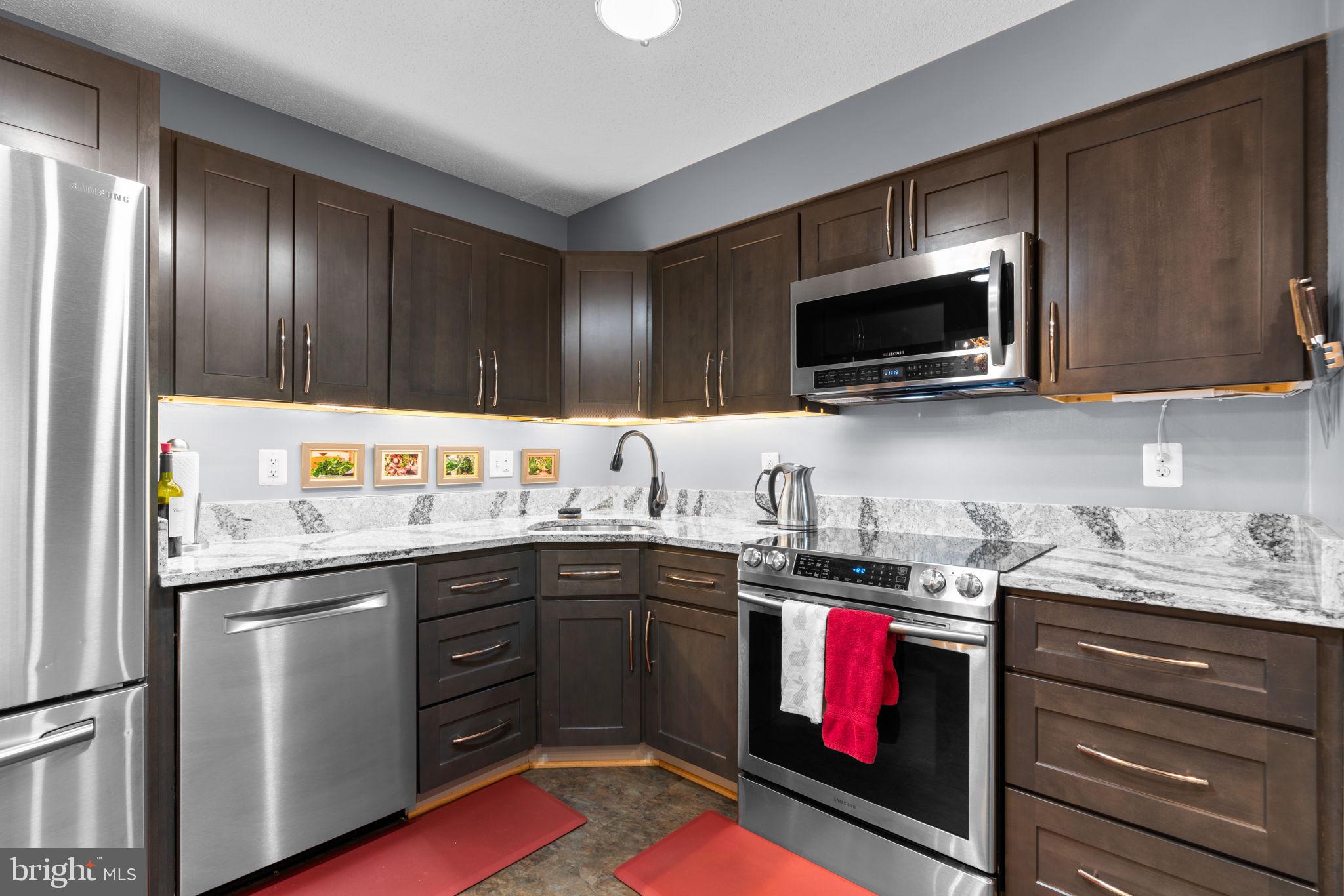 LEISURE WORLD - Residential