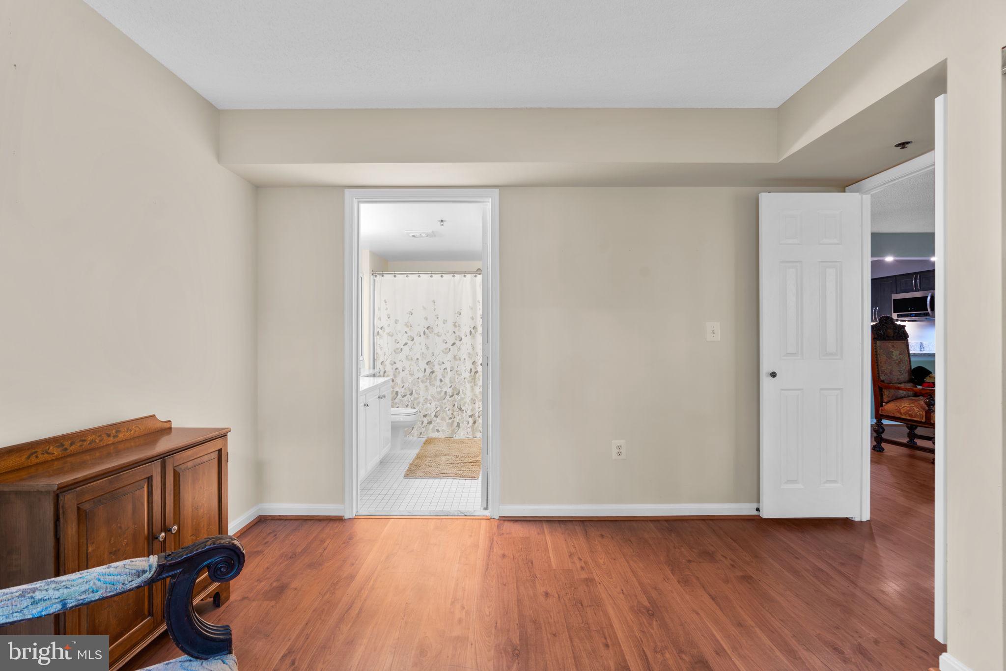 LEISURE WORLD - Residential