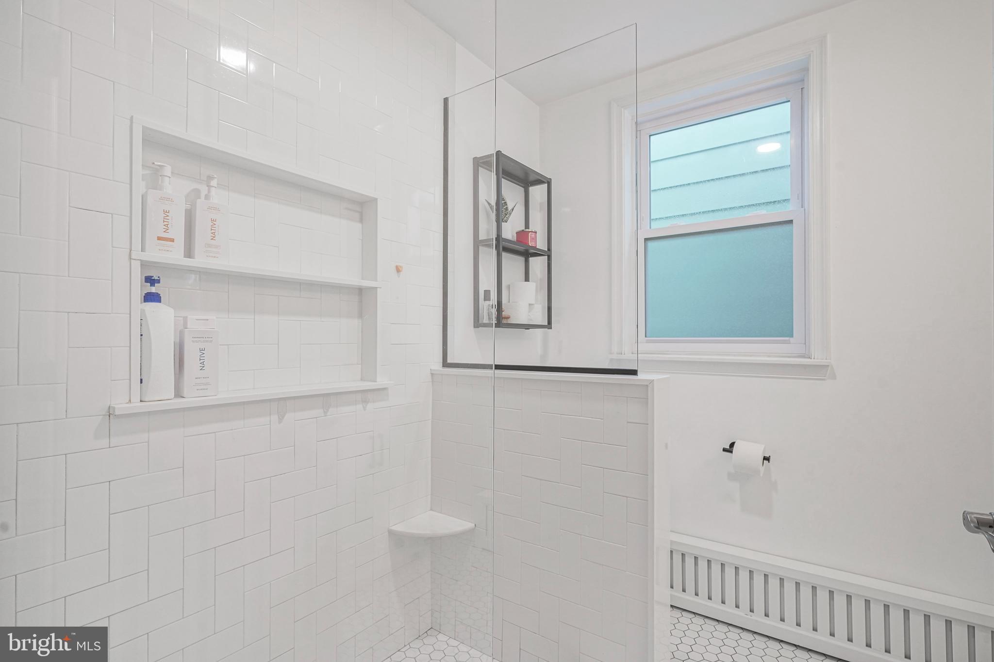 GIRARD ESTATES - Residential Lease