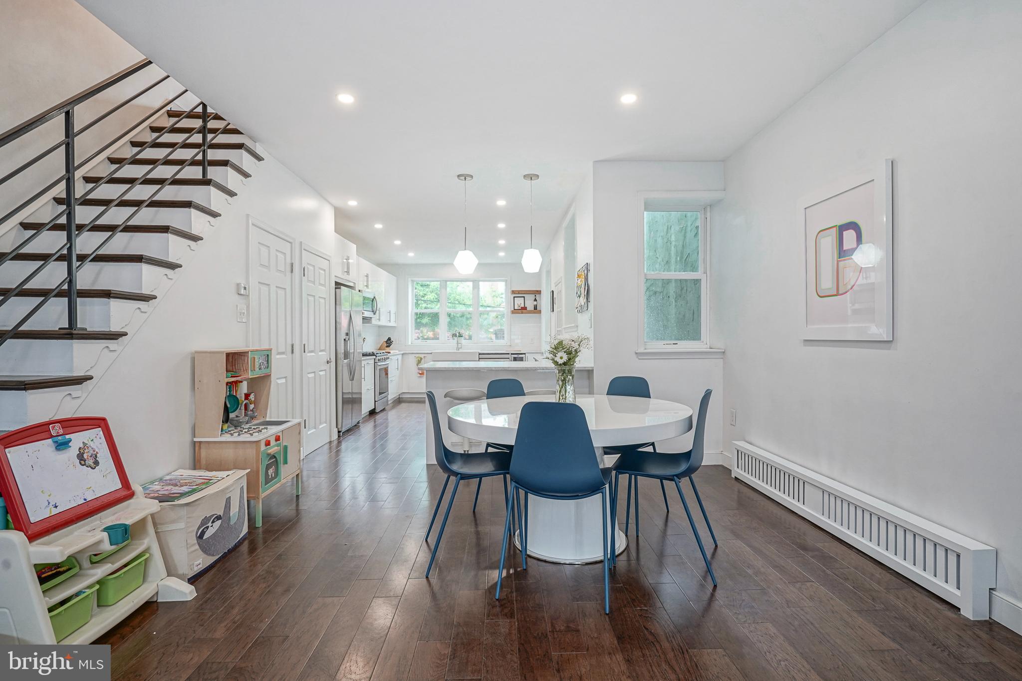 GIRARD ESTATES - Residential Lease