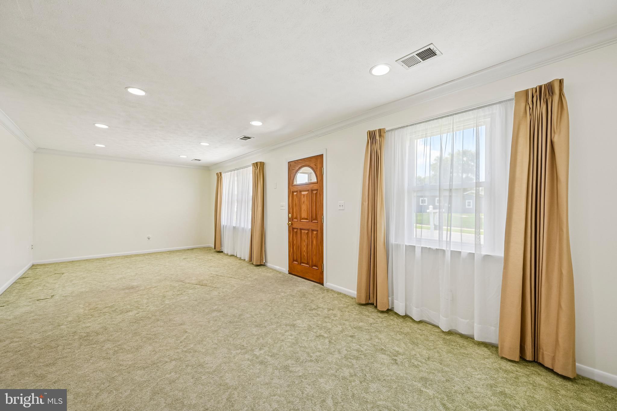 613 HARTWOOD LANE