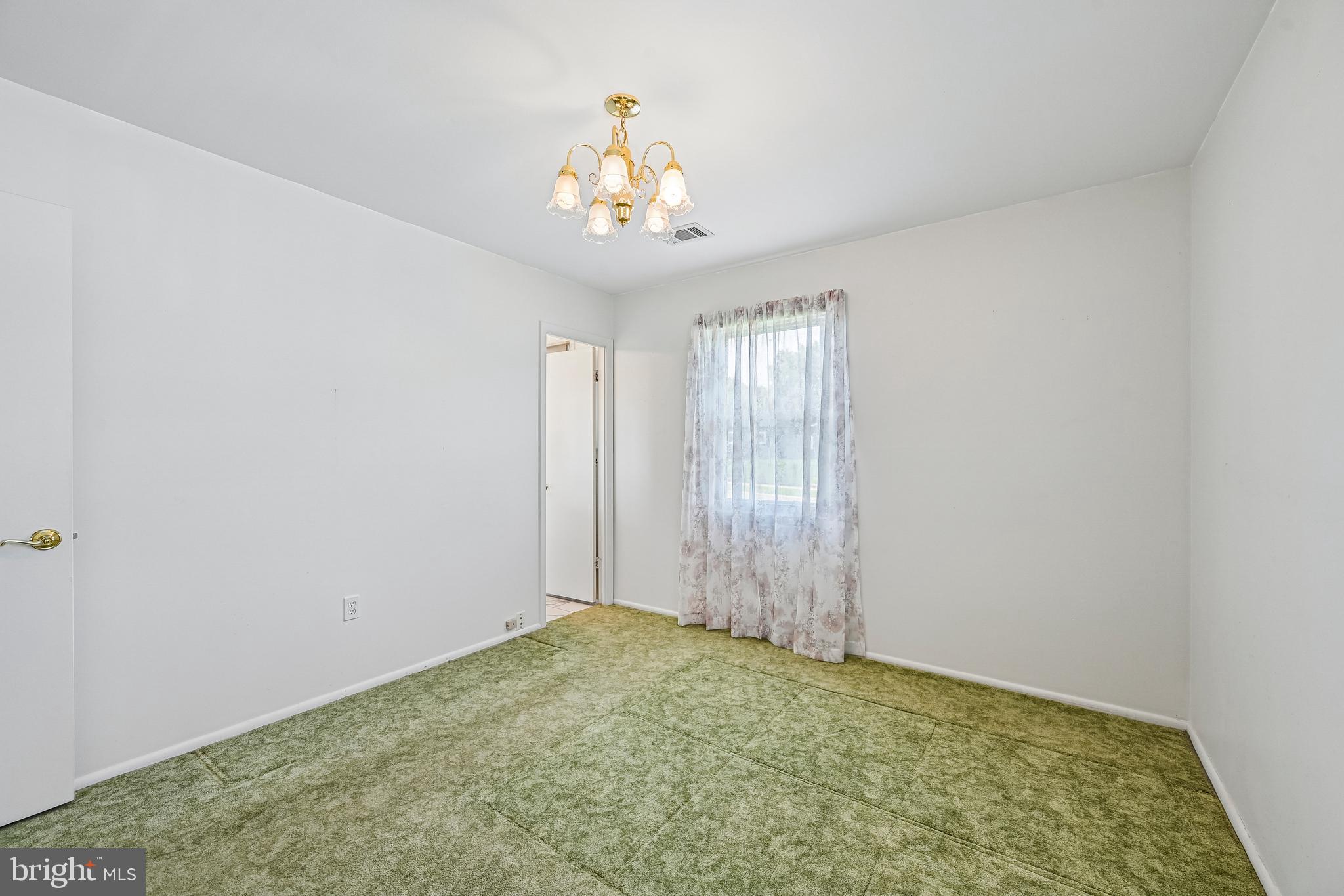 613 HARTWOOD LANE