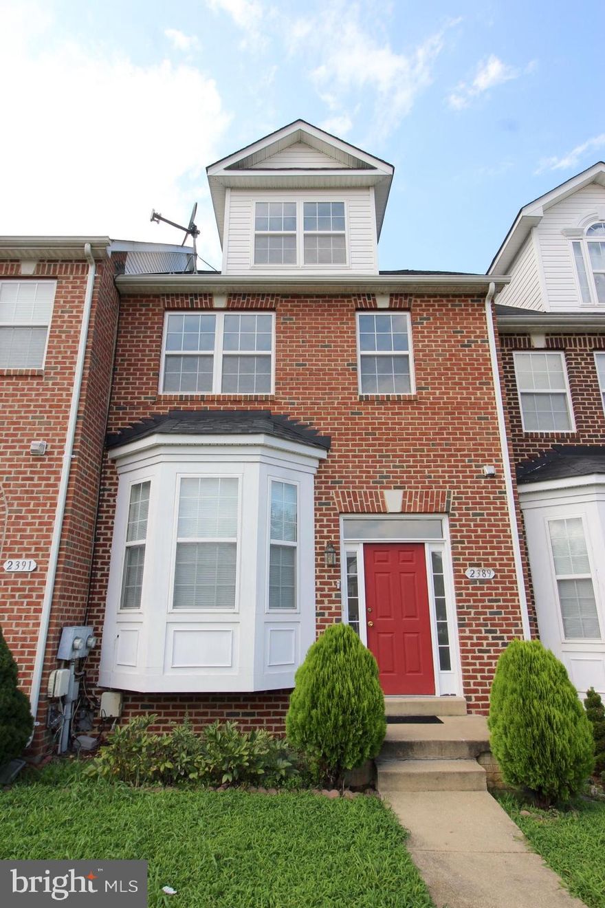 Sun-filled 4 lvl T/H in the sought after Berry Valley Community. Highlights include hardwood flooring throughout main lvl, stairs, halls and owners suite. 10’+ ceiling height on main lvl and vaulted ceiling on top flr. Owner’s suite on top lvl features w/I clst, private bath with duo vanity, sep. shower stall and soaking tub. Fully finished W/O bsmt has ceramic flooring throughout and includes a den w/clst, full bath, laundry rm w/full size W/D, wet bar in Rec Rm w/240V outlet. Large deck off kitchen and brick paved patio off rec rm in fenced yard offers ample outdoor living. 2 assigned parking spaces are directly in front. Home is in the coveted North Point HS cluster!