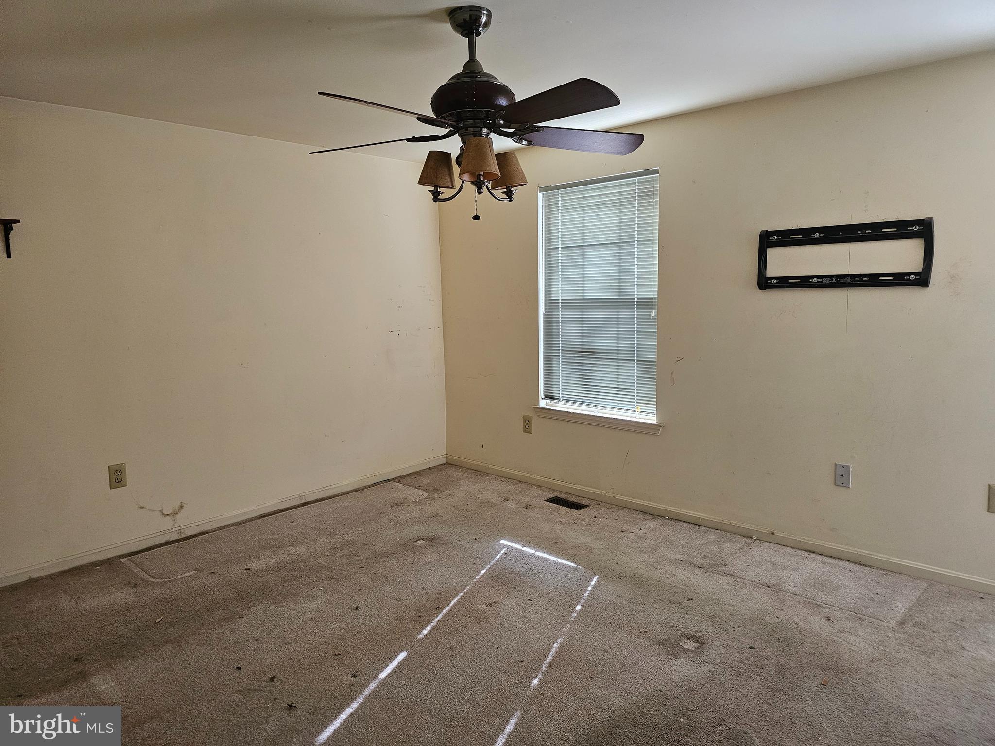 ST CHARLES HAMPSHIRE - Residential