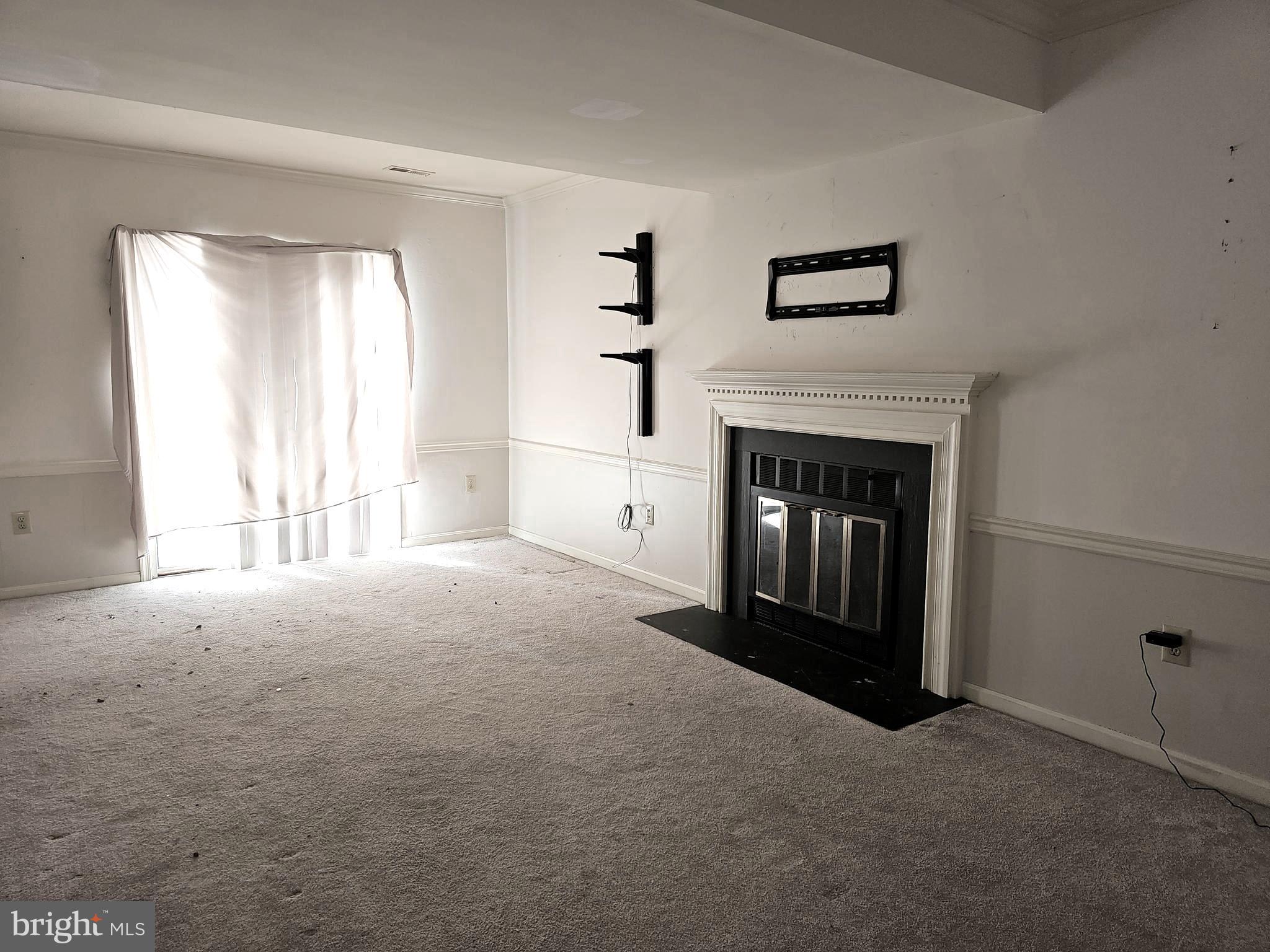 ST CHARLES HAMPSHIRE - Residential