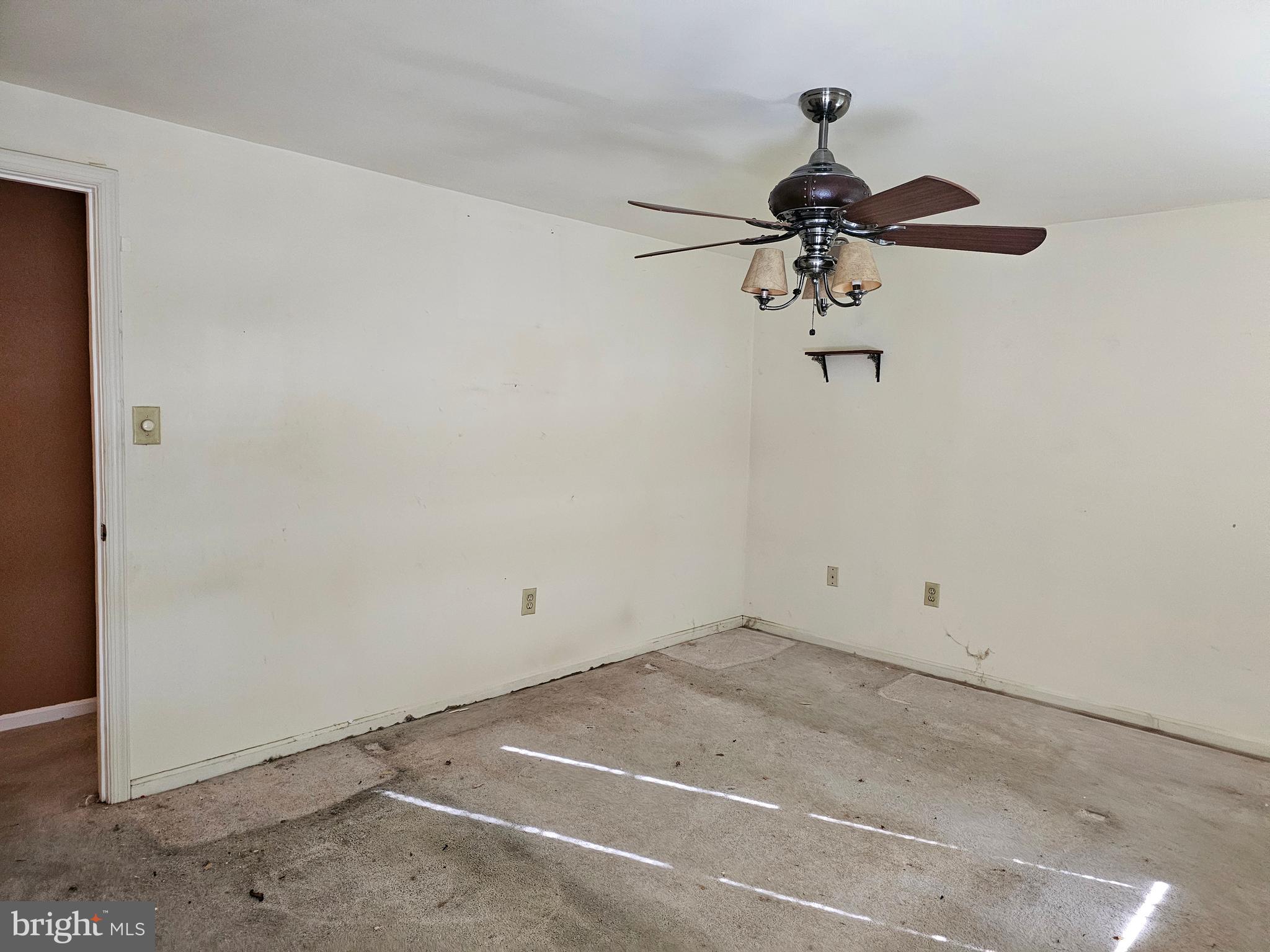 ST CHARLES HAMPSHIRE - Residential