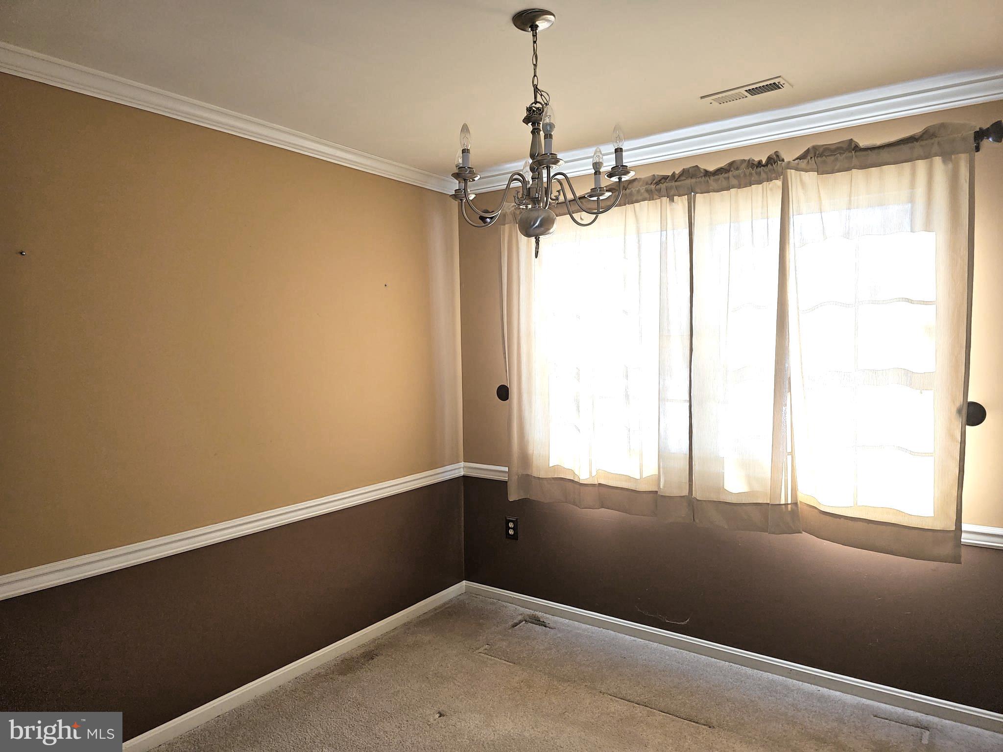 ST CHARLES HAMPSHIRE - Residential