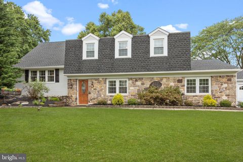 872 KILBY DRIVE YARDLEY PA 19067