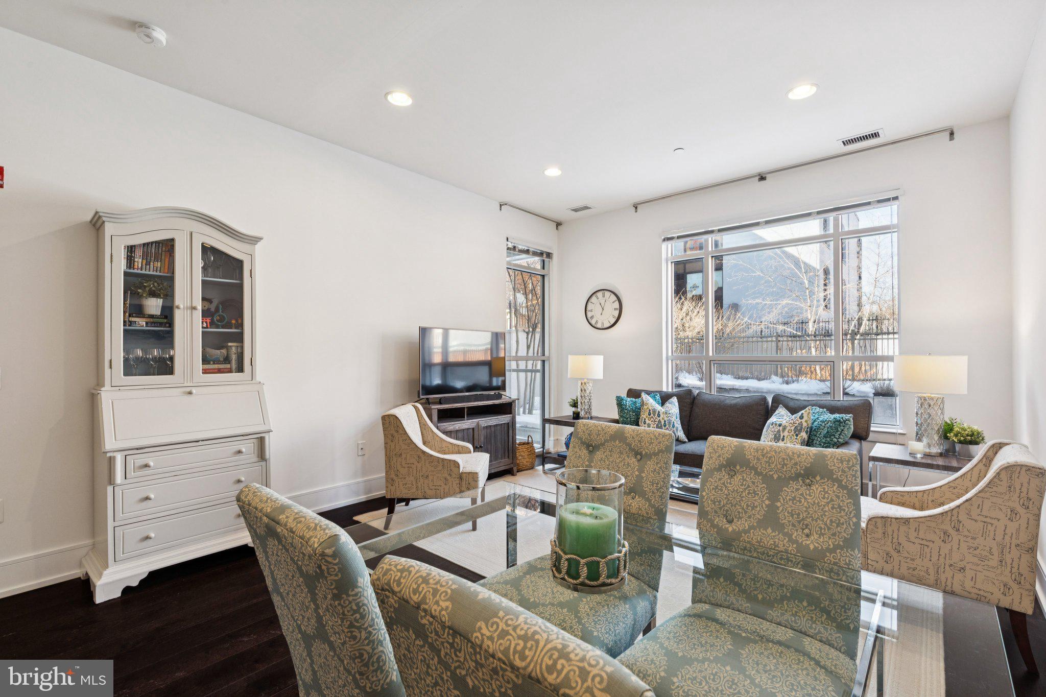 SOCIETY HILL - Residential