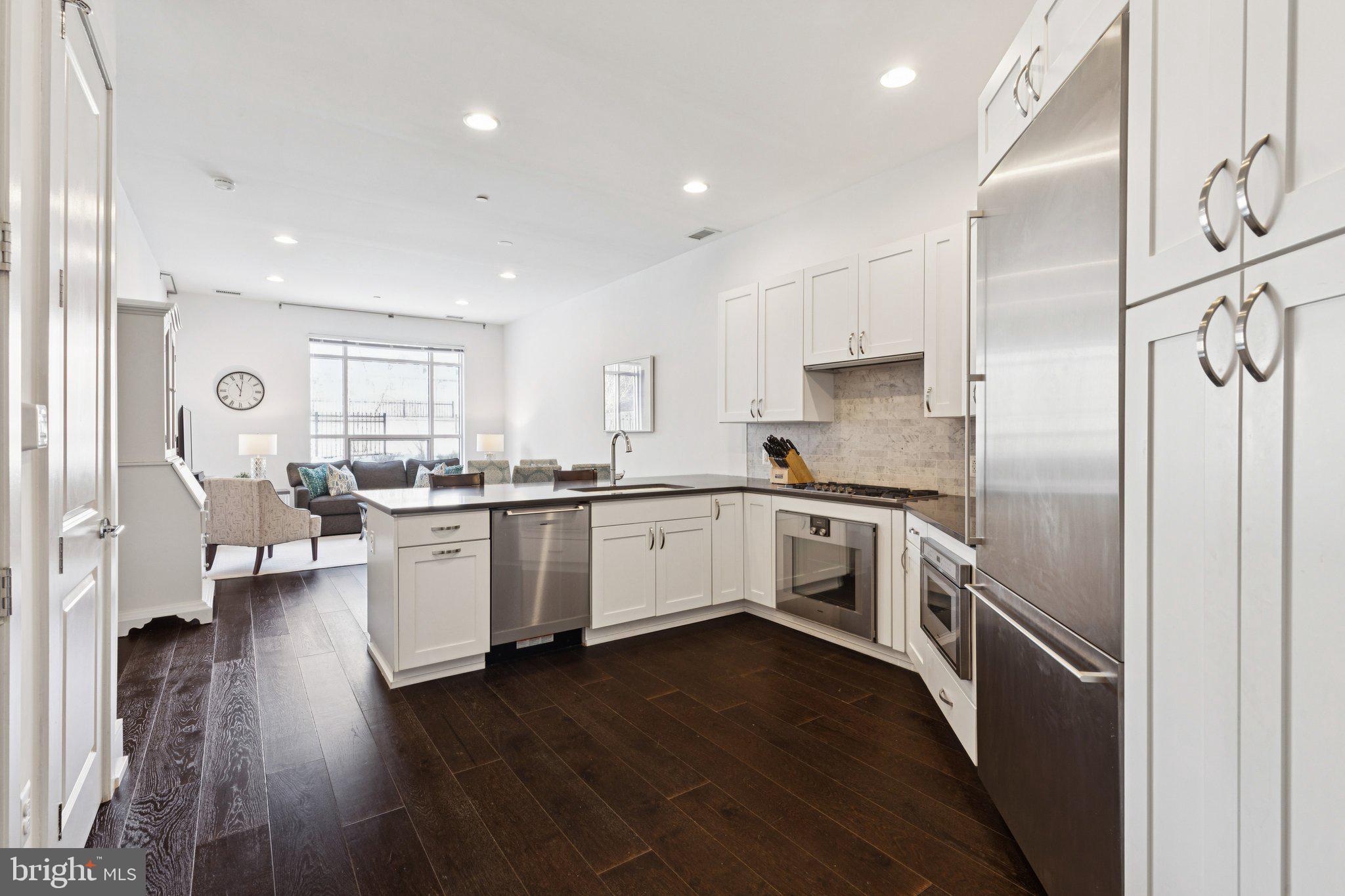 SOCIETY HILL - Residential