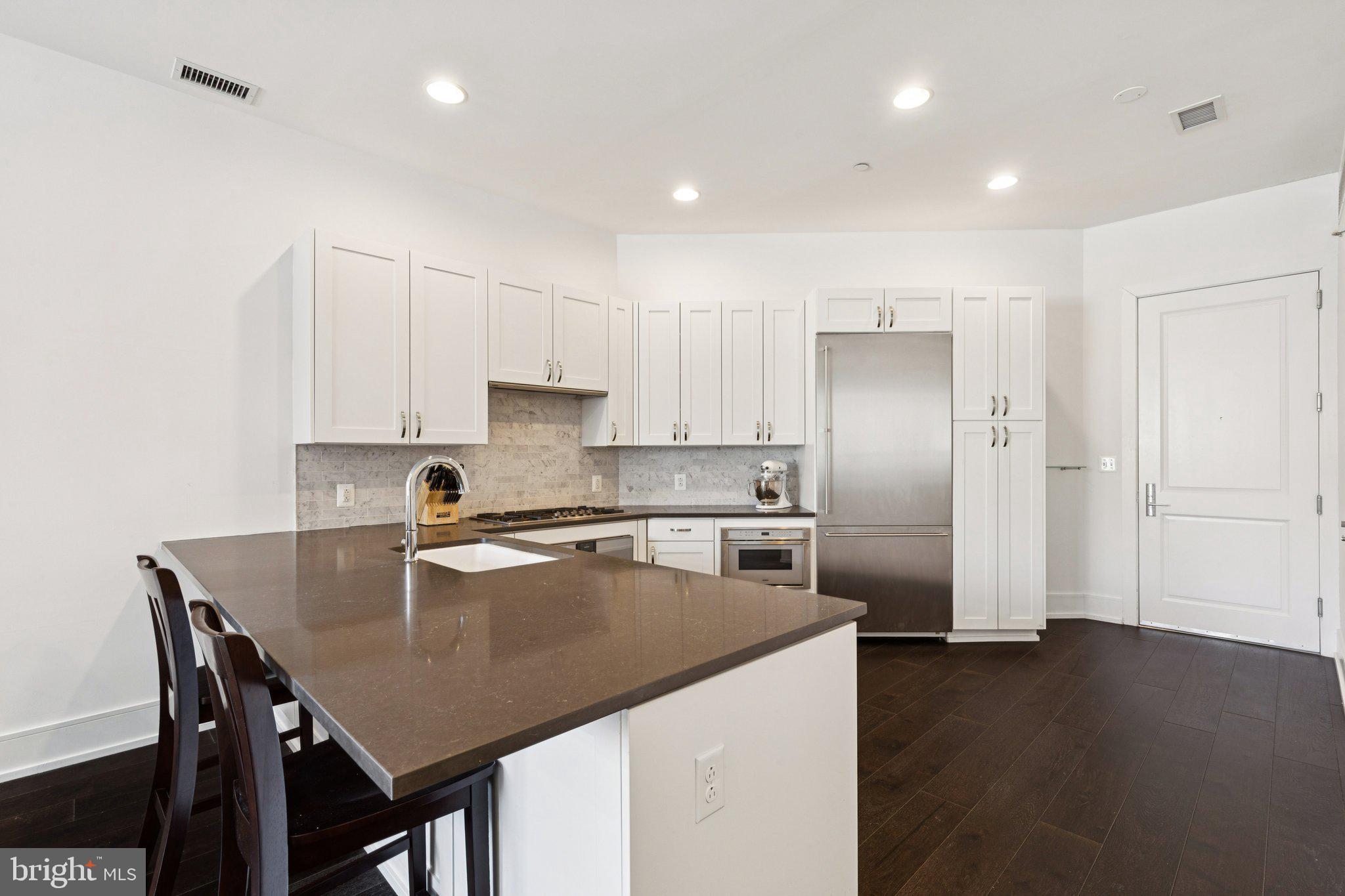 SOCIETY HILL - Residential