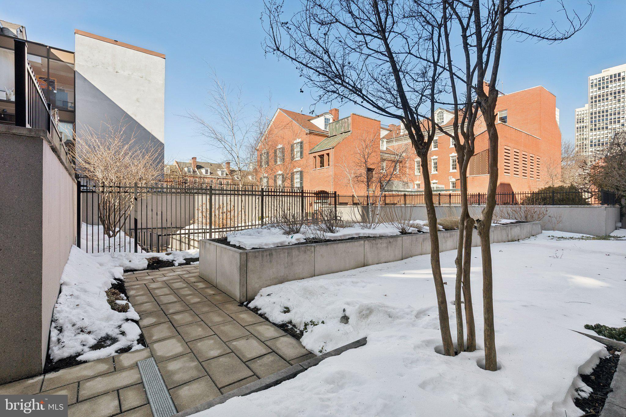 SOCIETY HILL - Residential