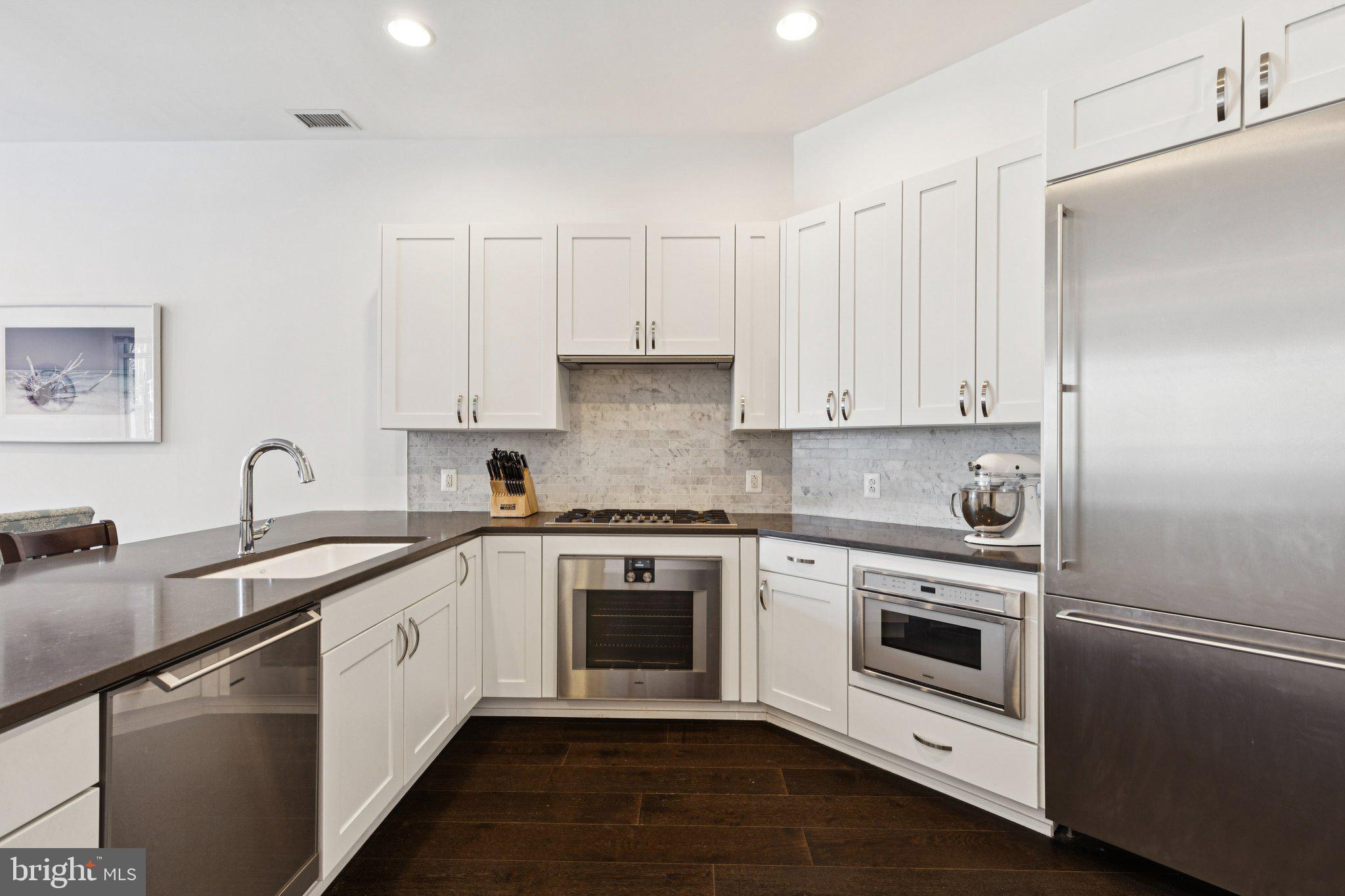 SOCIETY HILL - Residential