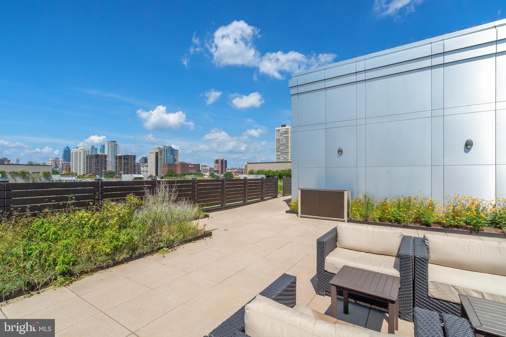 SOCIETY HILL - Residential