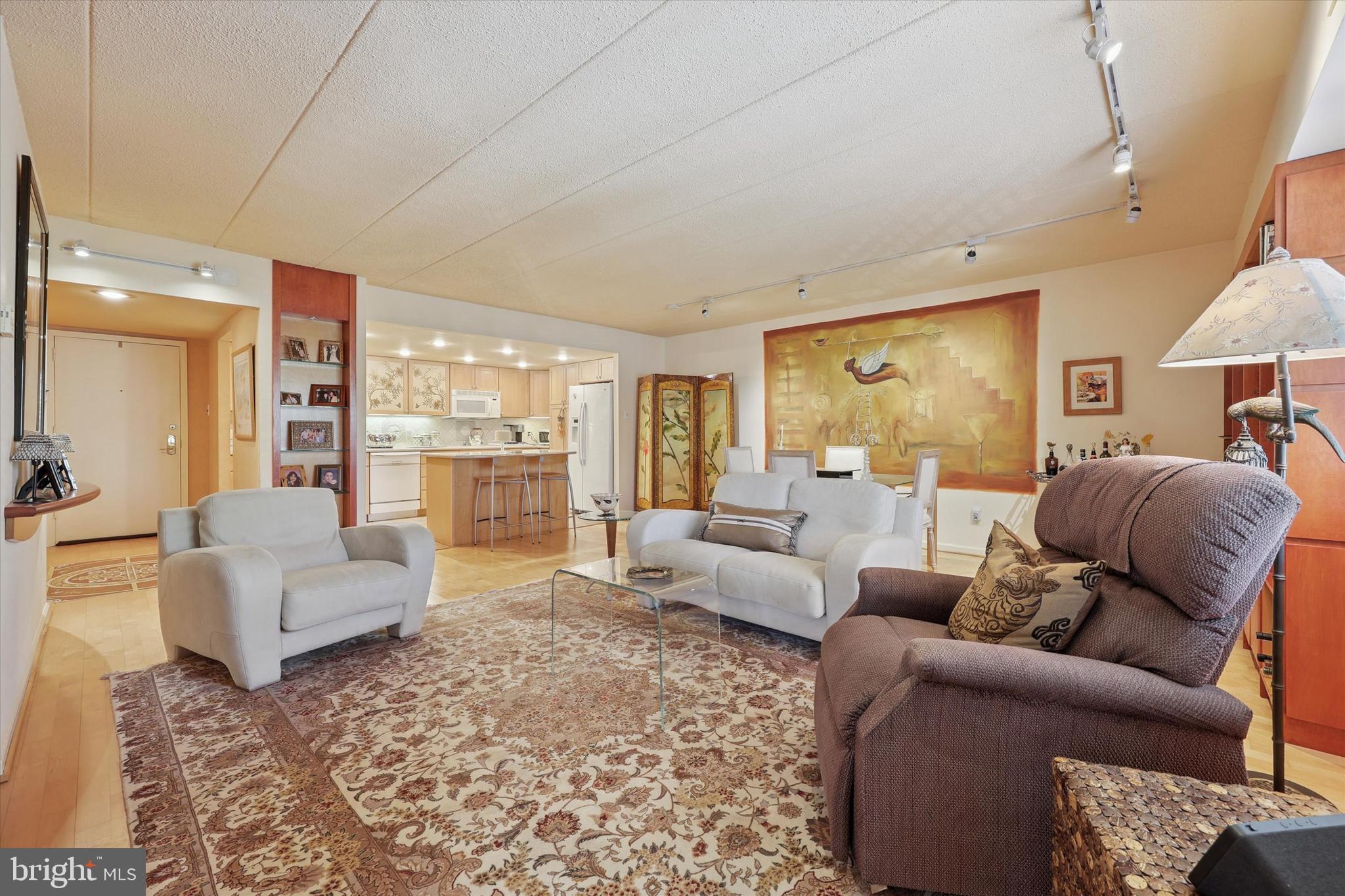 WYNNEWOOD - Residential