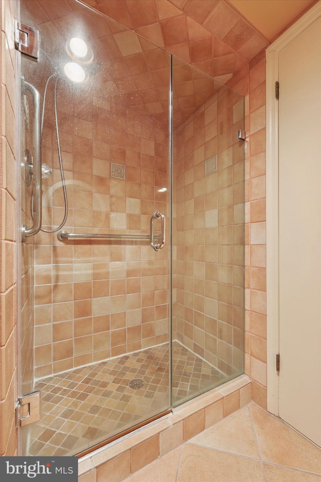 WYNNEWOOD - Residential