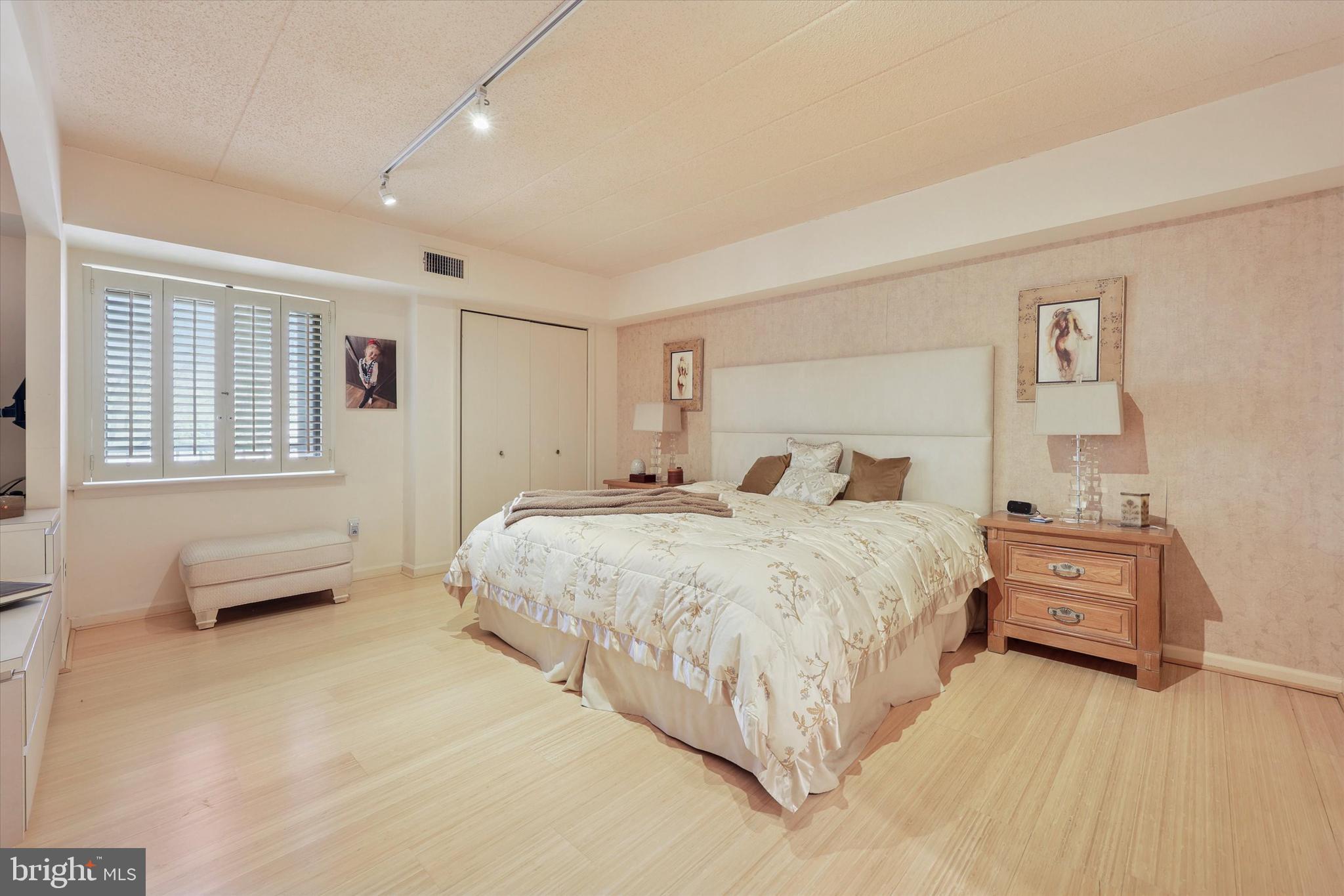 WYNNEWOOD - Residential