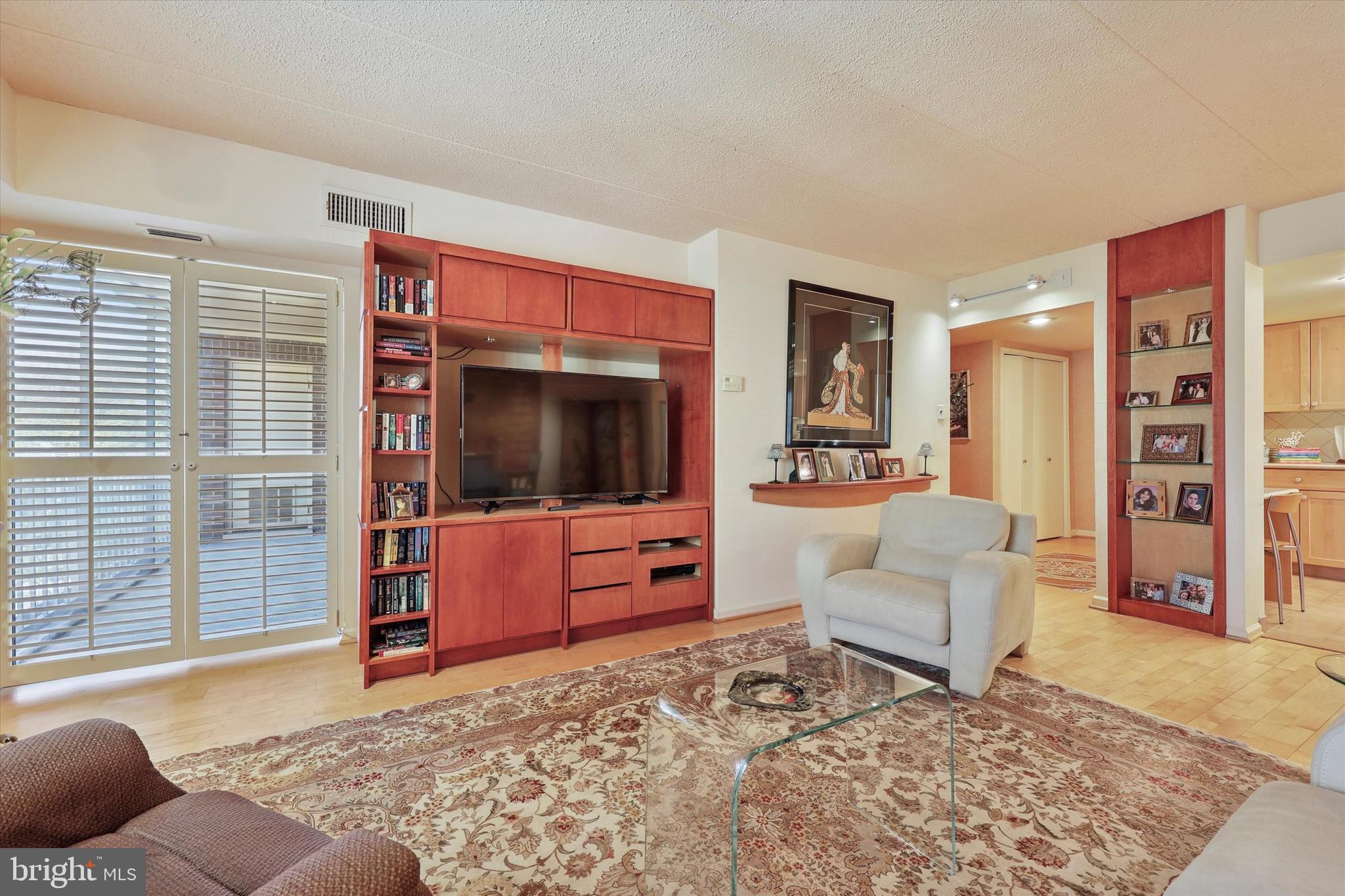 WYNNEWOOD - Residential