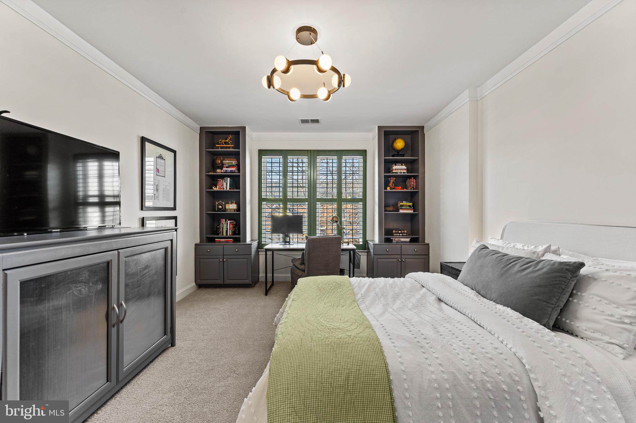 LANSDOWNE ON THE POTOMAC - Residential