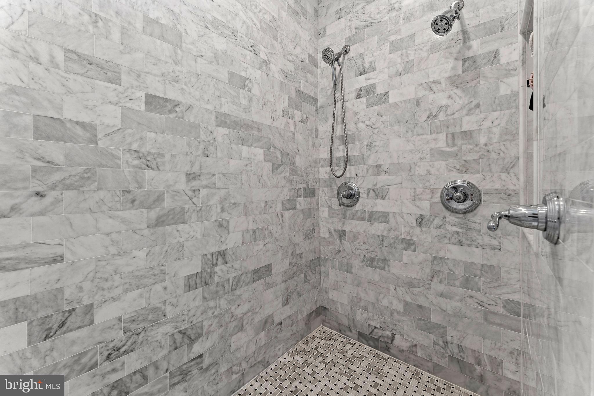 LANSDOWNE ON THE POTOMAC - Residential