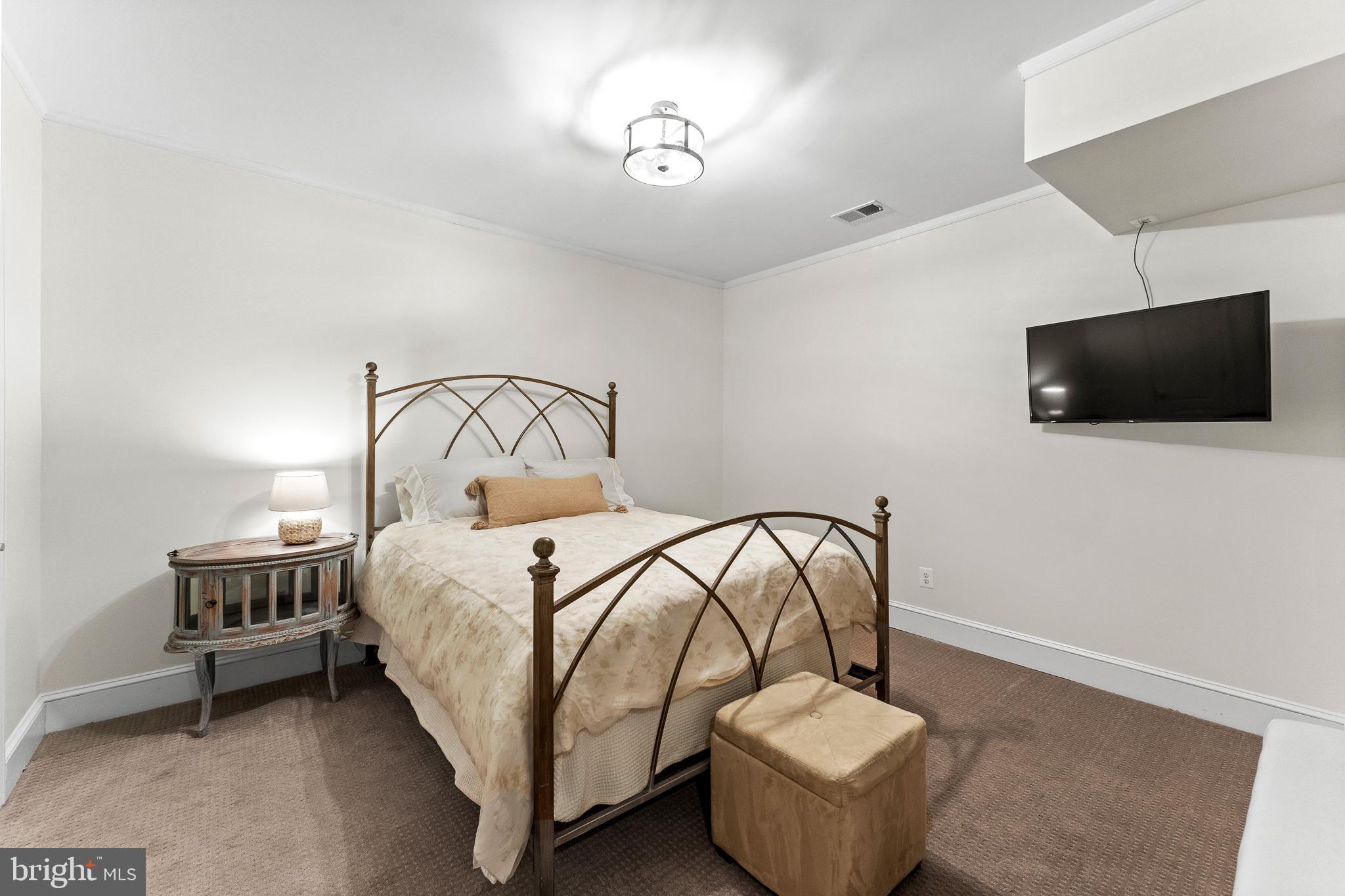 LANSDOWNE ON THE POTOMAC - Residential