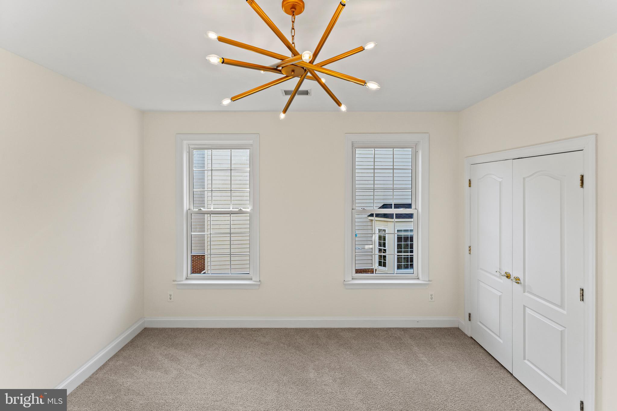 LANSDOWNE ON THE POTOMAC - Residential