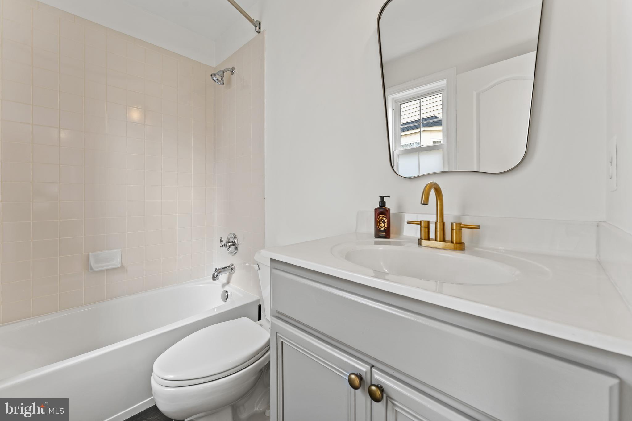 LANSDOWNE ON THE POTOMAC - Residential