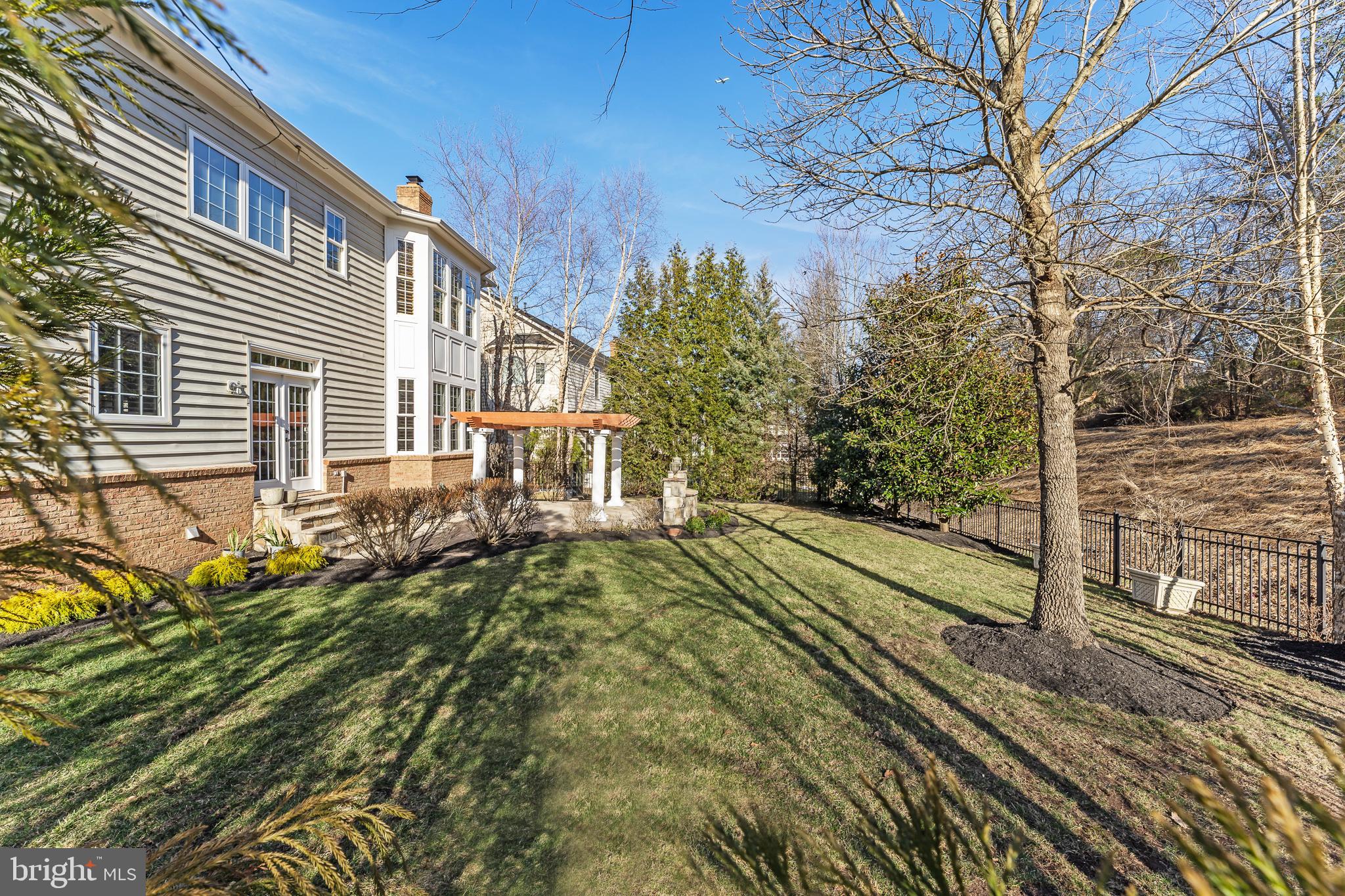 LANSDOWNE ON THE POTOMAC - Residential