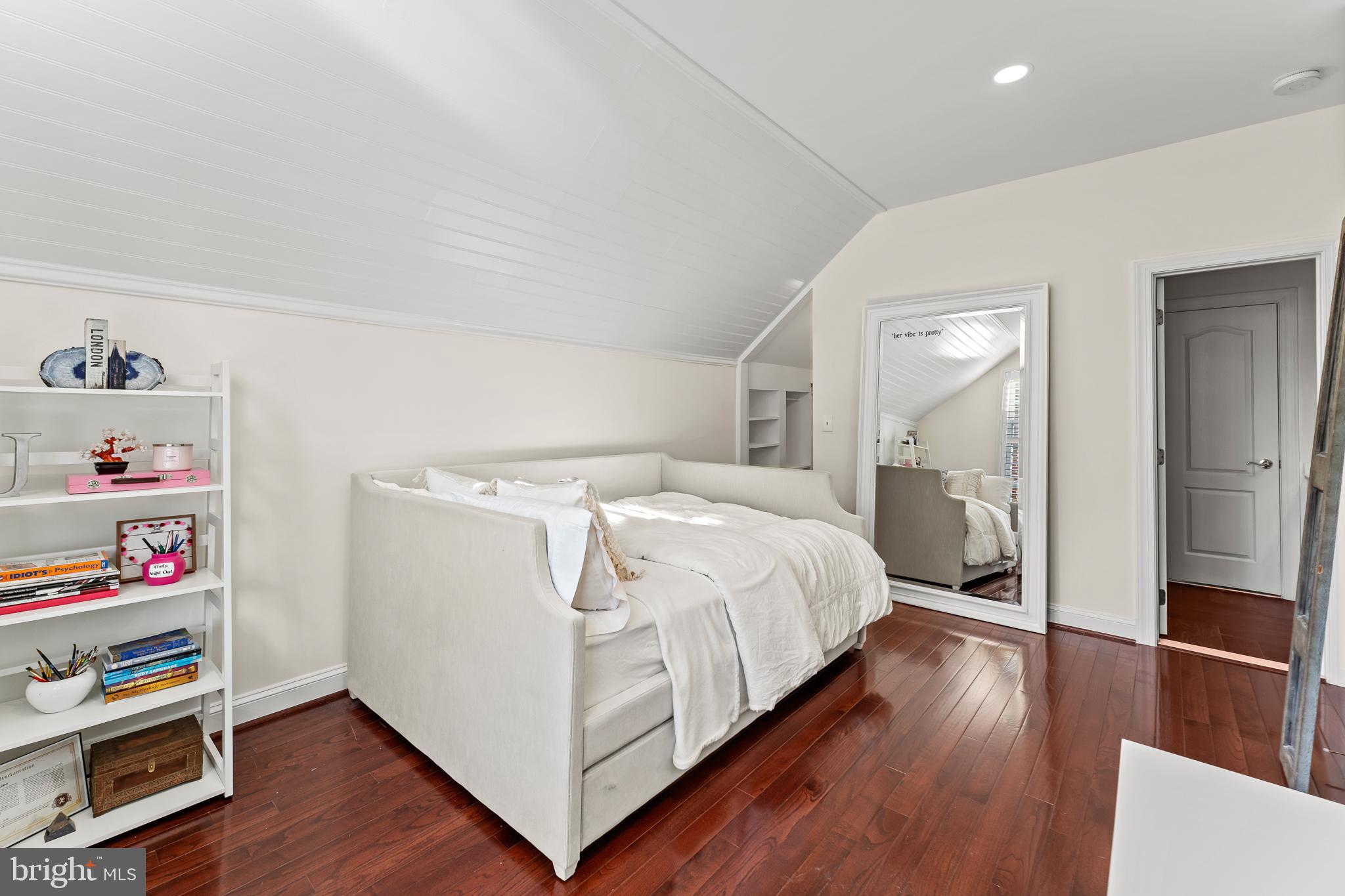 LANSDOWNE ON THE POTOMAC - Residential