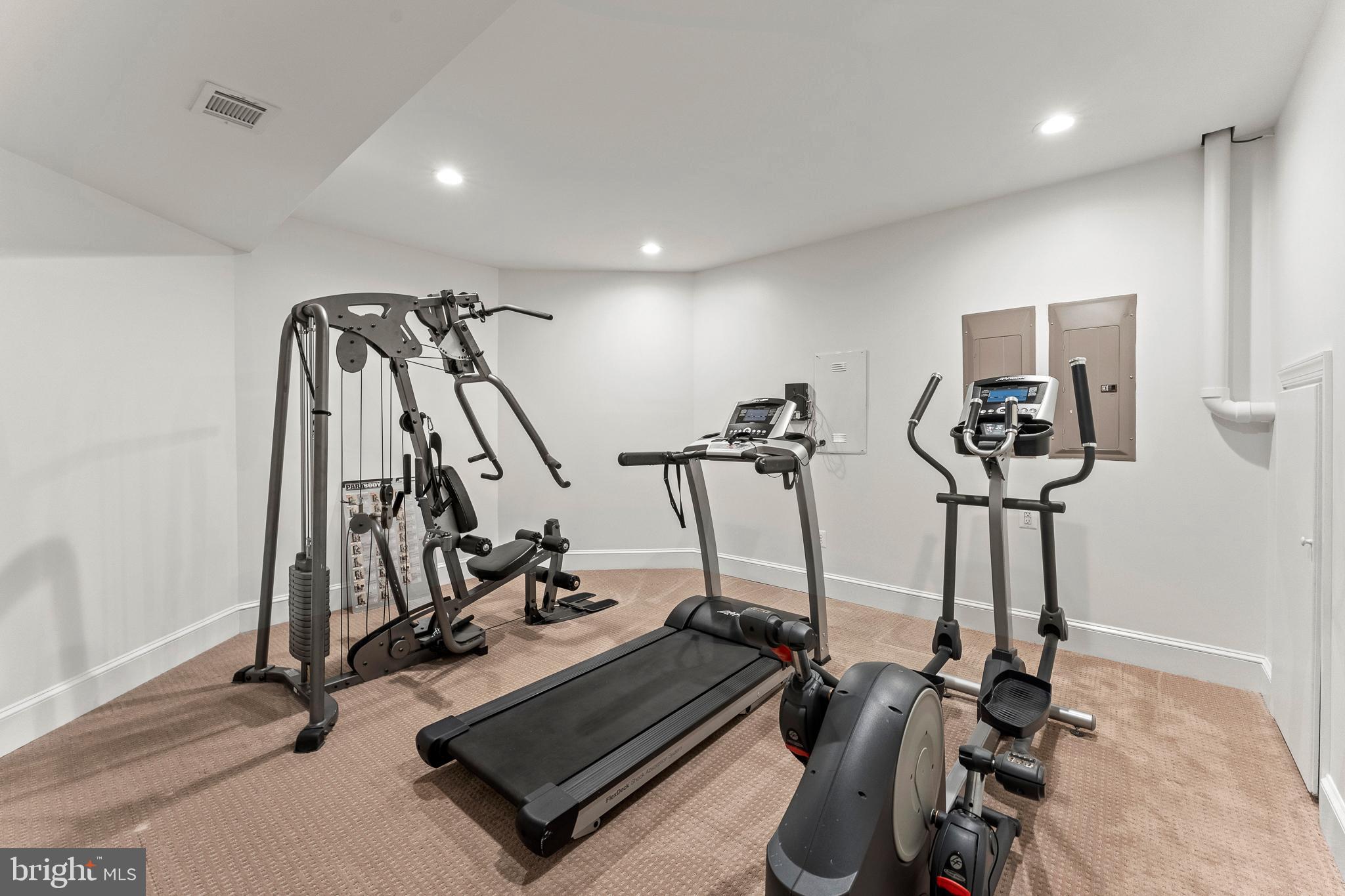 LANSDOWNE ON THE POTOMAC - Residential