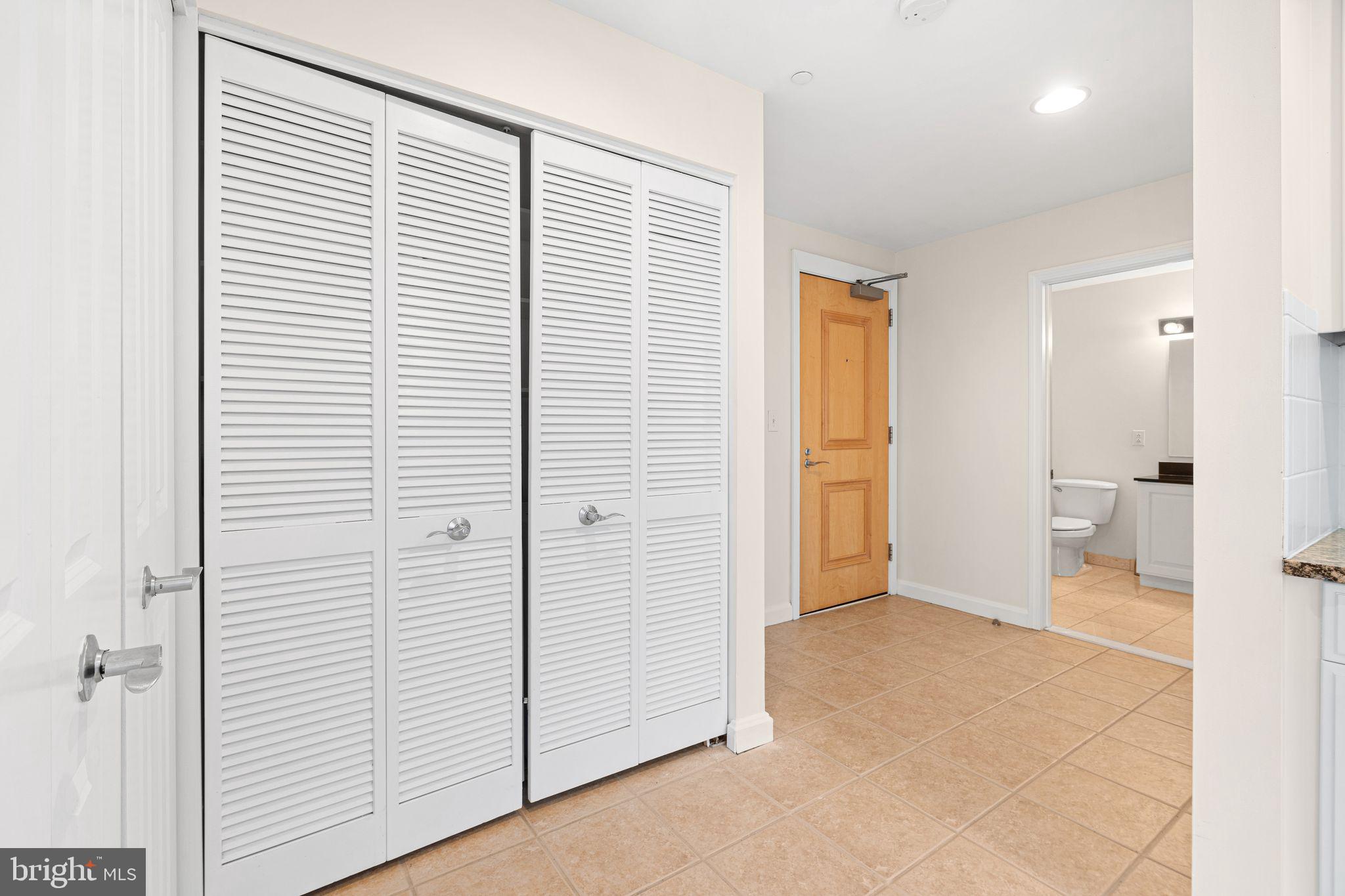 WATERFRONT SQUARE - Residential