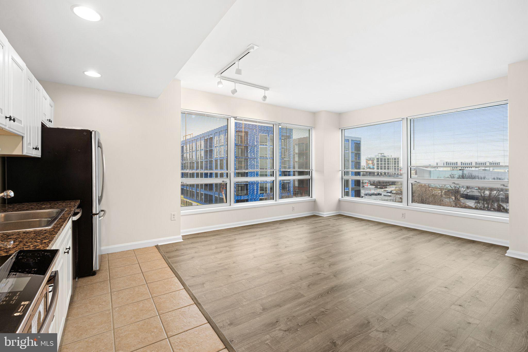 901 N PENN STREET R506