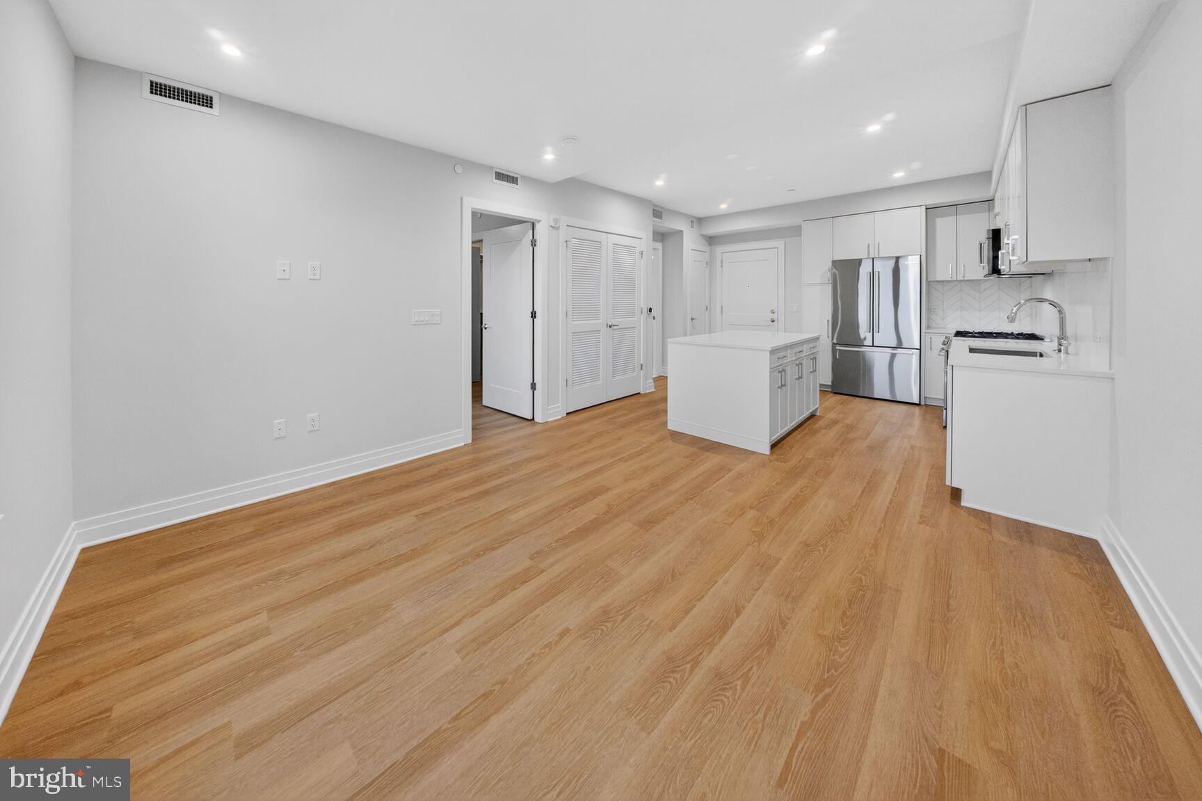 811 COLUMBUS STREET N 405